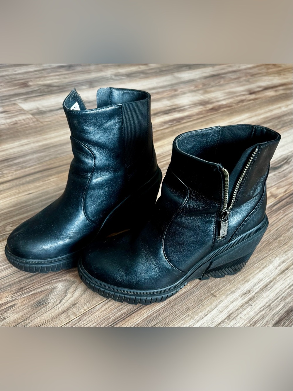SOREL Black Leather Wedge Ankle Boots Side Zip Women's 8